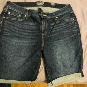 Torrid size 16 Bermuda shorts